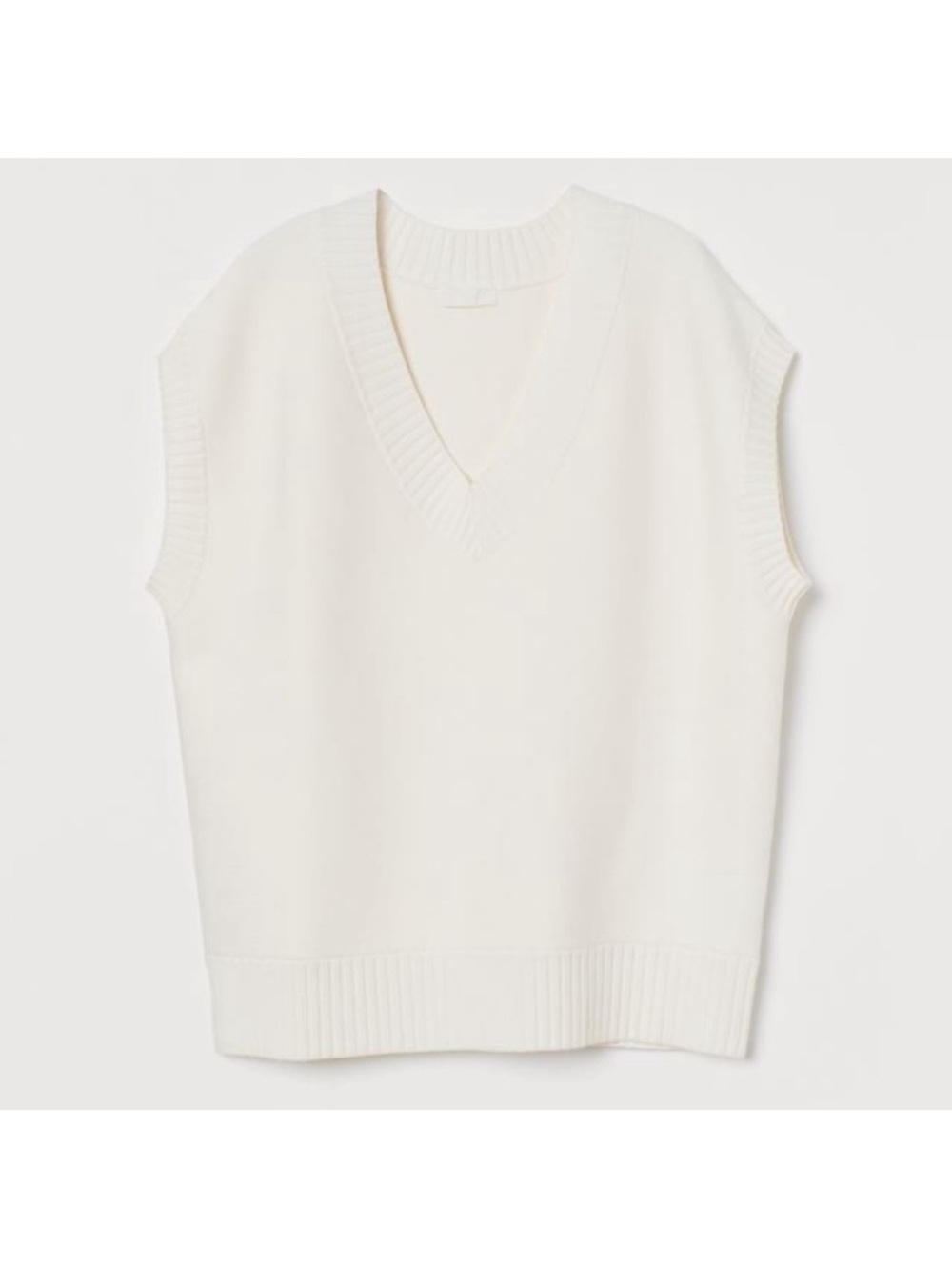 H&M Sleeveless V-Neck Knit Sweater Vest in Cream